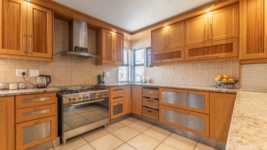 5 Bedroom Property for Sale in Parklands Western Cape